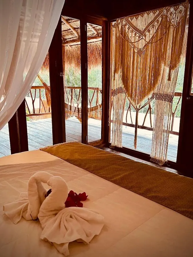 Lodge Tzunum Jade Tulum