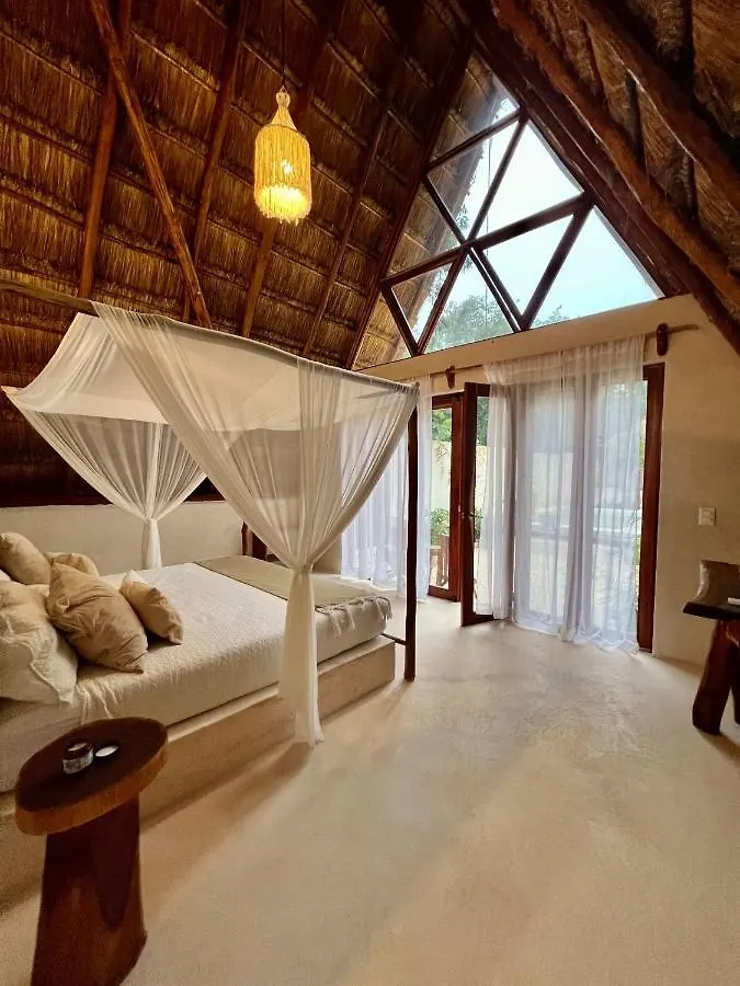Lodge Tzunum Jade Tulum