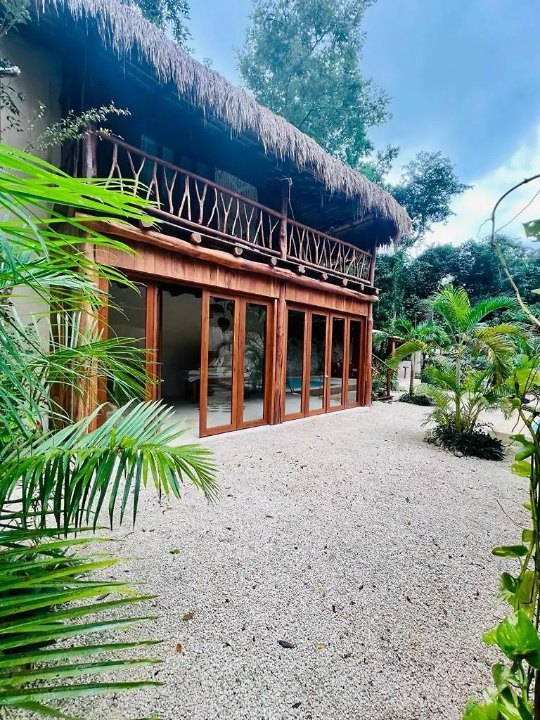 Lodge Tzunum Jade Tulum