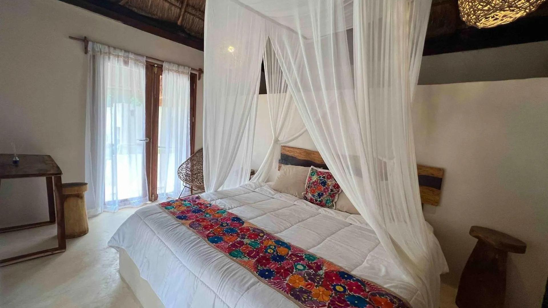 Lodge Tzunum Jade Tulum