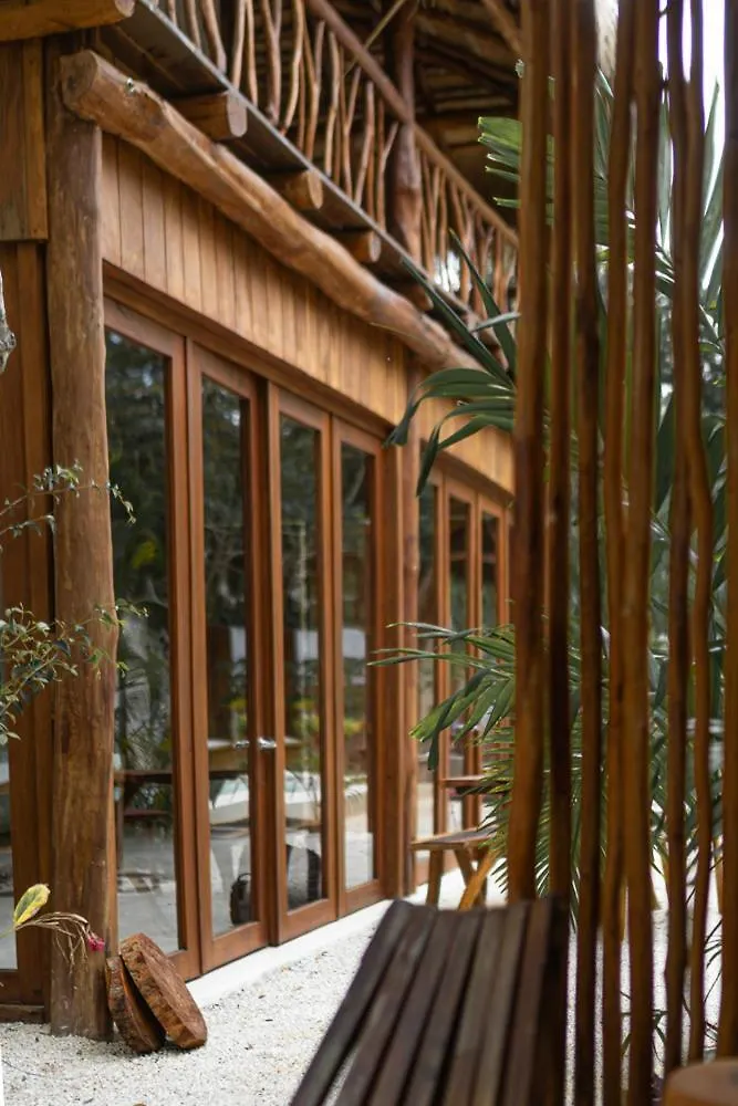 Lodge Tzunum Jade Tulum